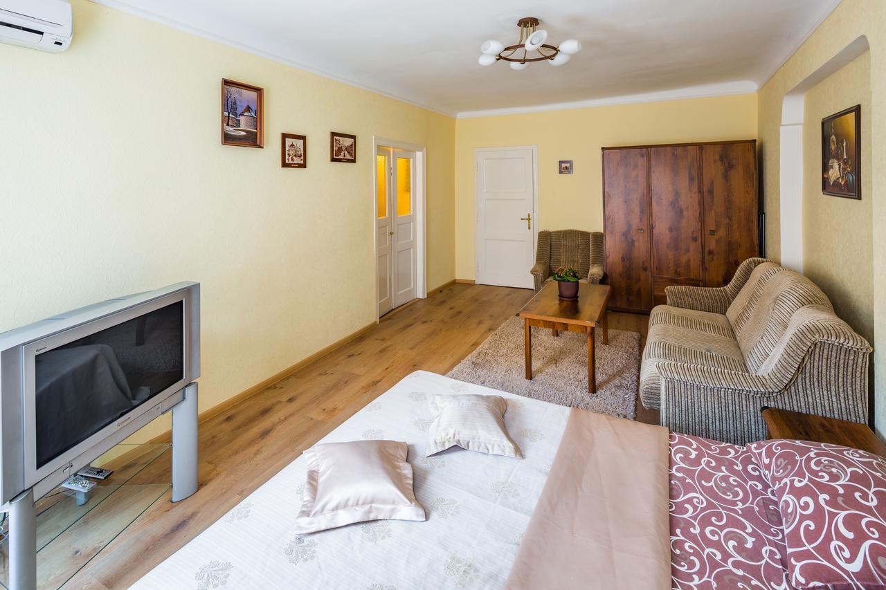 Apartment Krakivska 15 Lviv Eksteriør billede
